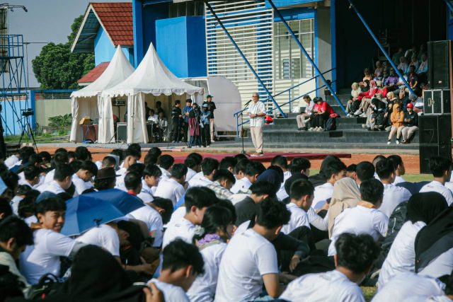 Farhan Beri Kuliah Umum untuk Ribuan Mahasiswa Baru Unpad Farhan Beri Kuliah Umum untuk Ribuan Mahasiswa Baru Unpad