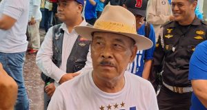 Manajer Persib, Umuh Muchtar. (Fifi Nofita)