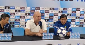 Pelatih Persib Bojan Hodak dan Adam Alis. (Fifi Nofita)