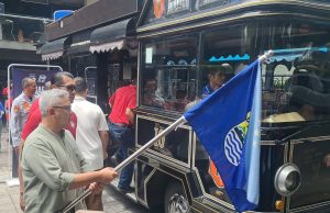 Persib Bandung berkolaborasi bersama Pemerintah Kota Bandung resmi meluncurkan rute baru bus wisata Bandros bertajuk "Jalan-Jalan Persib (JaJaP)". (Fifi)