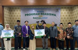 Program Jabar Cerdas: 102 Mahasiswa Berprestasi Terima Beasiswa dari BAZNAS Jawa Barat