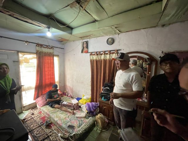 Tinjau Rumah Nyaris Ambruk, Anggota Komisi II Akan Perjuangkan Lewat Program Rutilahu