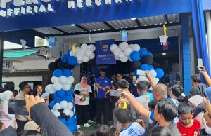 Persib Store semakin memperlebar sayapnya dengan membuka cabang di Tasikmalaya, tepatnya di Jalan R. Ikik Wiradikarta No. 6A, Kecamatan Cihideung, Kota Tasikmalaya. (Fifi Nofita)