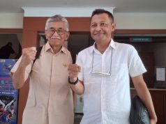 Ketua I Komite Olahraga Nasional Indonesia (KONI) Jawa Barat, Adrian Tedjakusuma ( Kanan ) dan Wakil Sekretaris Jenderal DPP PERBASI Setia Dharma Majid (kiri). (Arf)