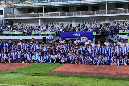 Ratusan Anak Antusias Ikuti Coaching Clinic PersibDay Festival di GBLA. (Media officer Persib)