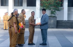 Wali Kota Bandung Apresiasi Pegawai Purna Bakti