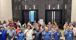 Wakil Ketua Komisi II DPRD Kota Bandung H. Rizal Khairul, S.IP., M.Si., menjadi narasumber Tata Cara Pembuatan dan Pengesahan Peraturan Perusahaan (PP) bagi perusahaan di wilayah Kota Bandung, di Hotel Grandia, Bandung, Selasa, 21 April 2026. Humpro DPRD Kota Bandung.