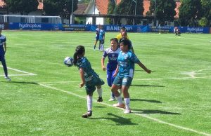 Akademi Persib Putri U-15 menghadapi Sijalak Putri di Hydroplus Soccer League 2025/2026. (Fifi Nofita)