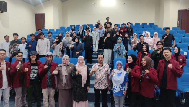 Anggota Komisi II Tekankan Pentingnya Kolaborasi dan Jejaring bagi Pelaku UMKM dan Industri Kreatif Anggota Komisi II Tekankan Pentingnya Kolaborasi dan Jejaring bagi Pelaku UMKM dan Industri Kreatif