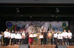 Kampanye Antinarkoba BNN Jabar Lewat Pagelaran Pasanggiri Agung Kawih Sinom
